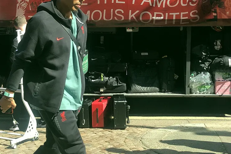训练后的拉伸与冰浴恢复区(热身是预防而非仪式)
